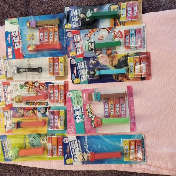 Pez dispensers lot of 10 packs bundle - Picture 2 of 3